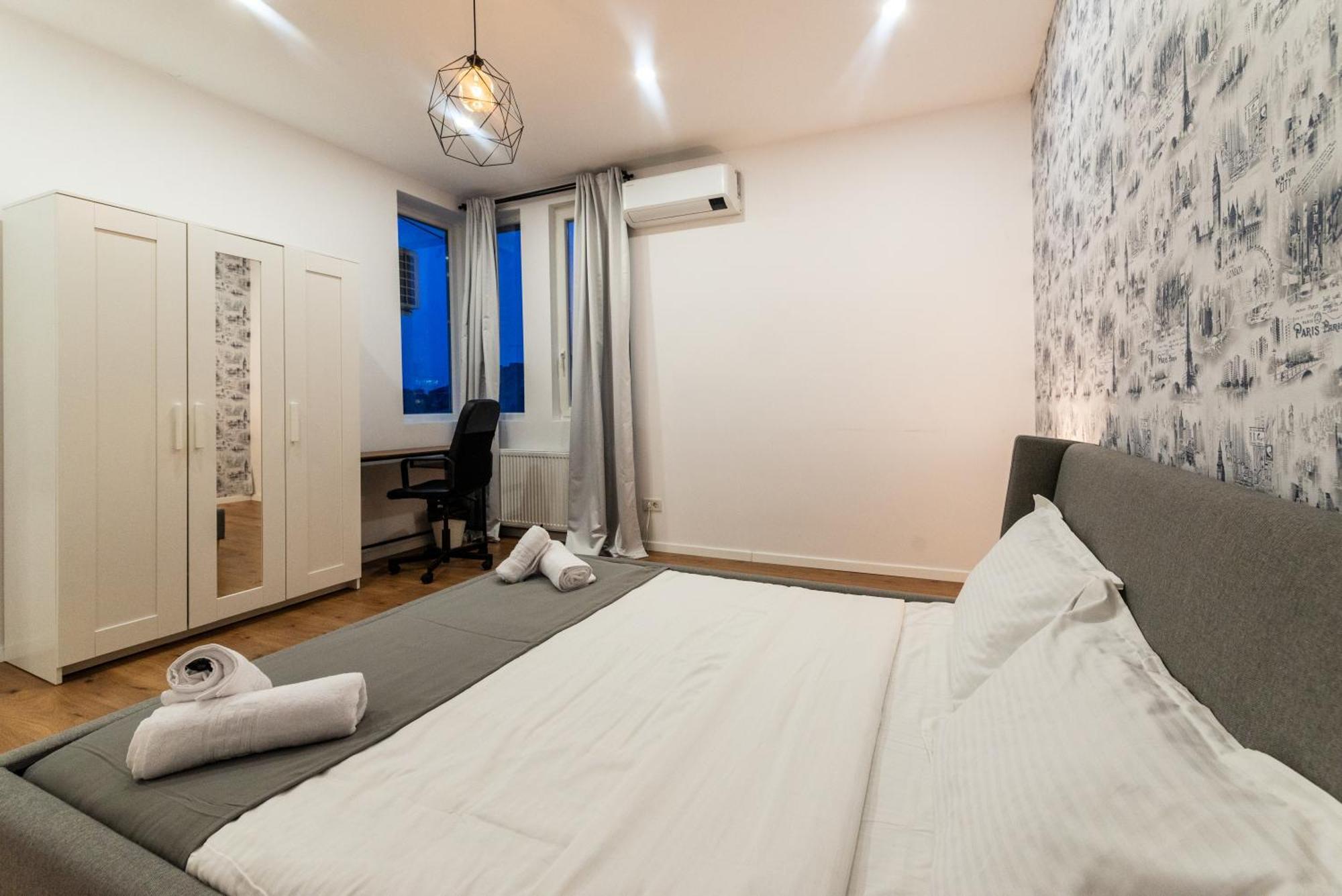 Ultracentral Spacious Apartment 4Br Bukarest Eksteriør billede