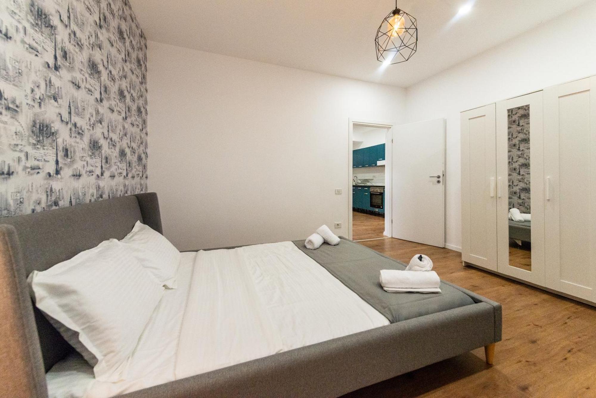 Ultracentral Spacious Apartment 4Br Bukarest Eksteriør billede